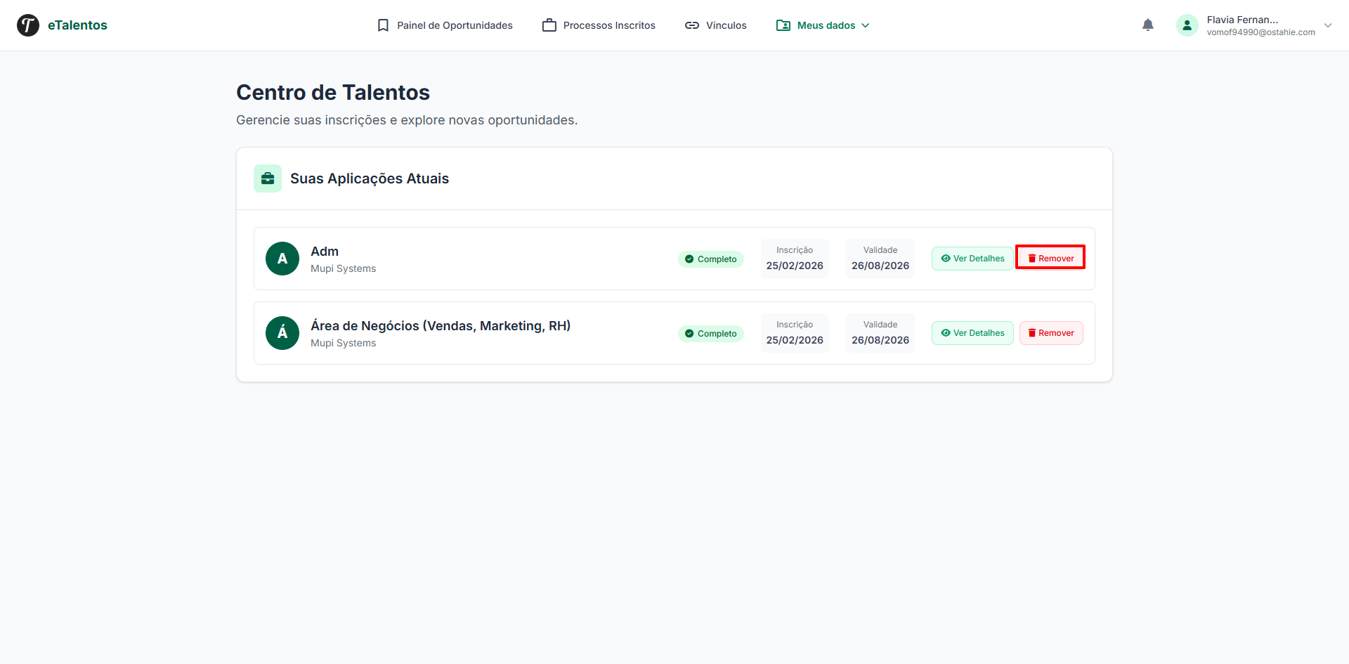Imagem mostra a lista de inscrições com o botão remover destacado e a confirmação de remoção.